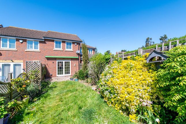 5, Darenth Park Avenue, Dartford photo 2