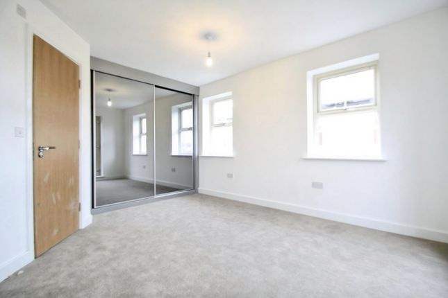 62, Holts Crest Way, West Yorkshire photo 4