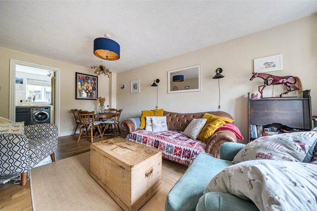 21, Neville Drive, Hampshire photo 2