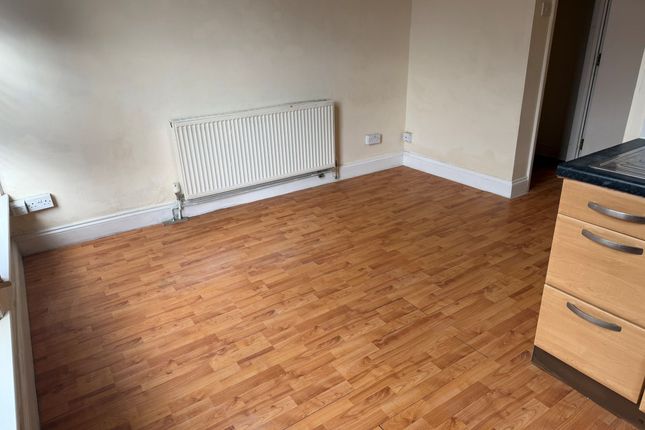 Flat 1, 2 Dolphin Passage, Dover photo 5