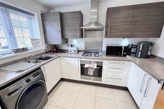 7 Rosebay Gardens, Chapel en le Frith photo 2