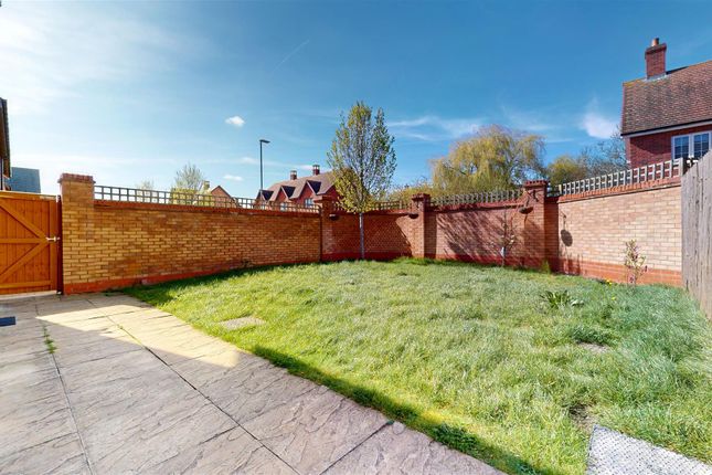 14, Hariana Close, Milton Keynes photo 2