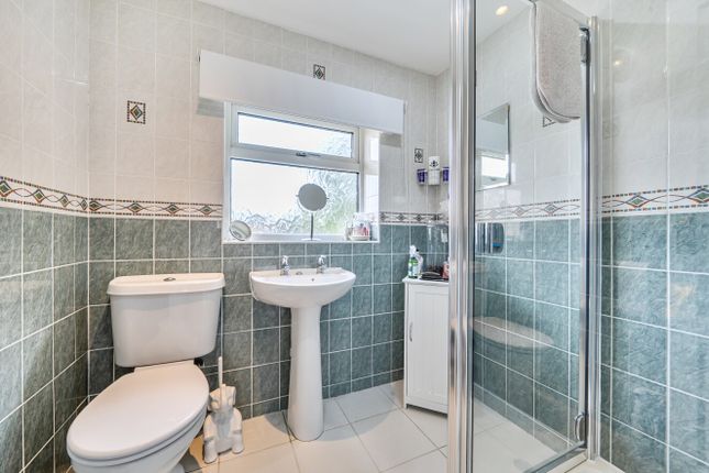 70 Ravel Gardens, Aveley, Essex photo 4