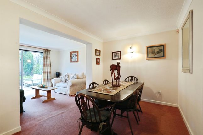 23, Sycamore Grove, Southam photo 3