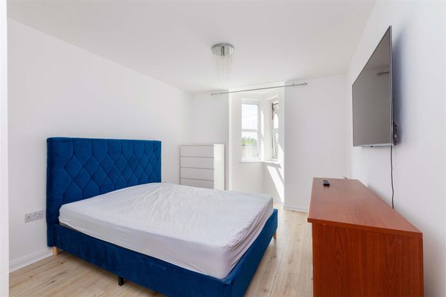 16 Ibex House, Burlington Road, Slough photo 4