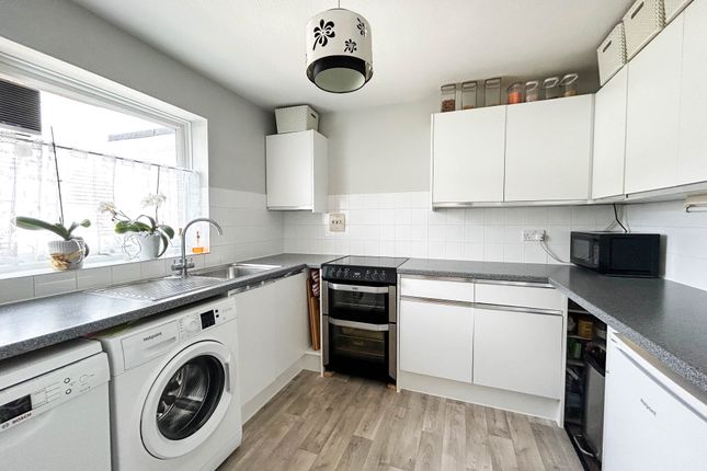 26 Hook Lane, Bognor Regis photo 2