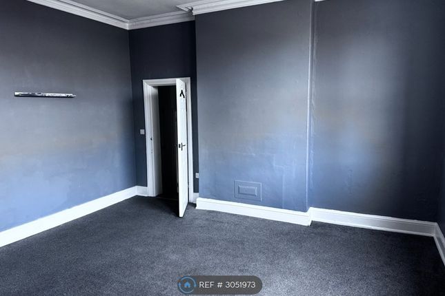 Flat, Lawn Road, Doncaster photo 4