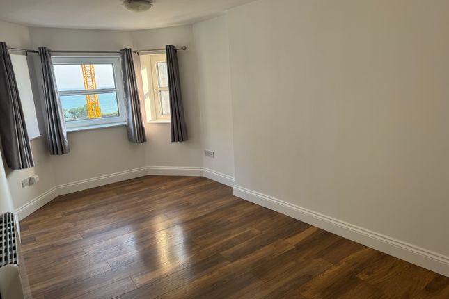 Thumbnail Flat to rent in Sandgate Road, Folkestone