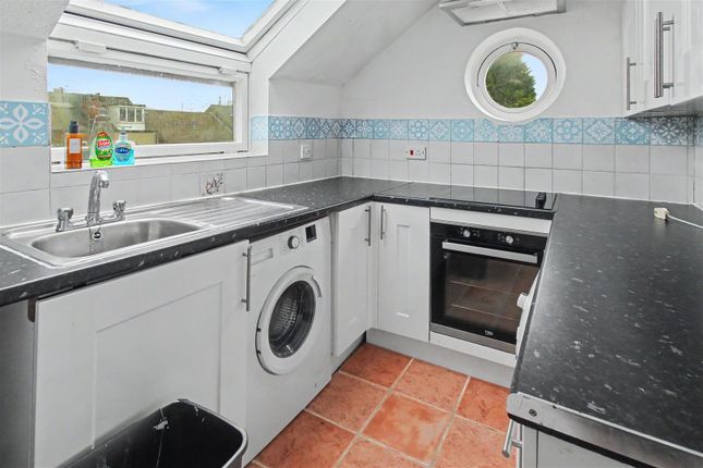 11, Tonnelier Road, Nottingham photo 5
