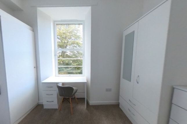 Flat to rent in Step Row, West End, Dundee
