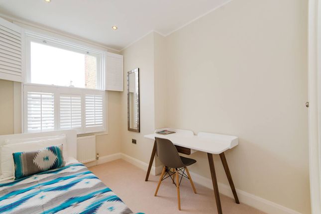 Duplex to rent in 102 North End Road, London