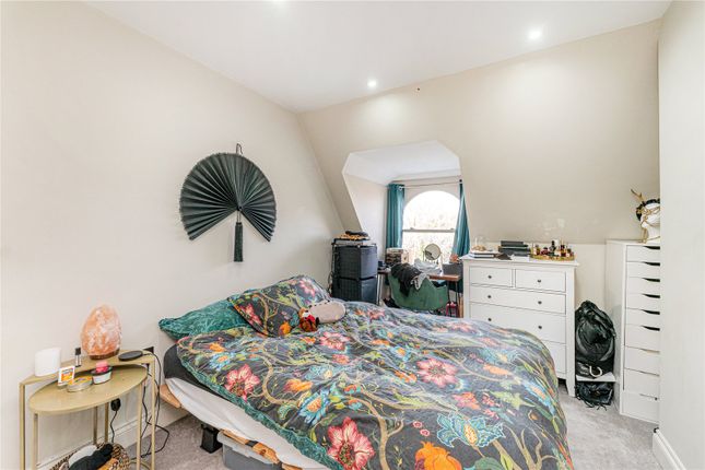 Terraced house for sale in Weston Park, London