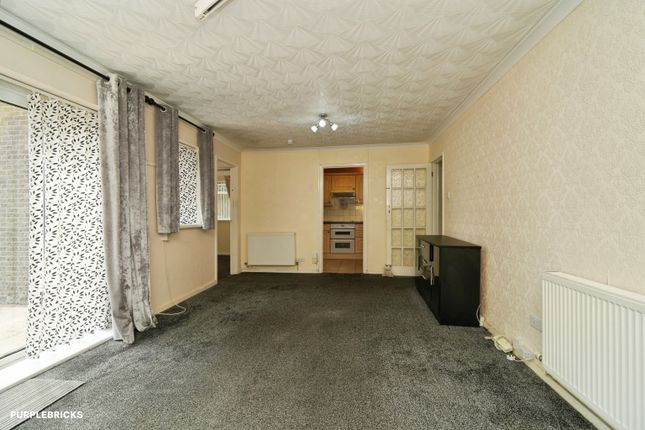 17, Pendle Court, Bolton photo 4