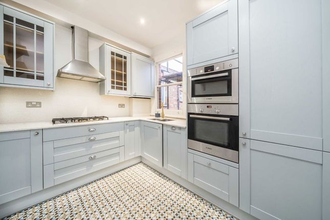First Floor Flat, 23, Kings Road, London photo 3