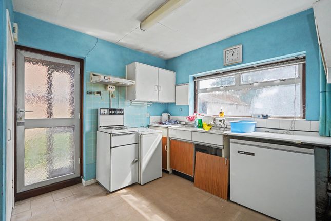 17 Charlton Close, Swadlincote photo 4
