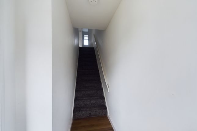109, Garrick Close, Hull photo 4