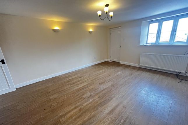 24, Russett Way, Newent photo 4