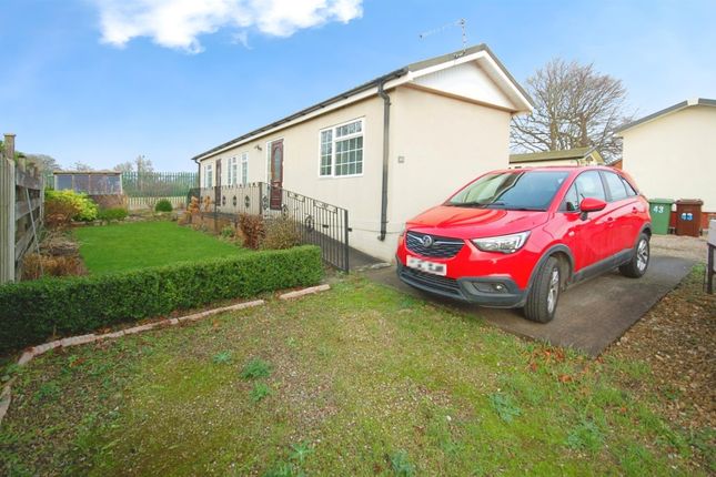 Mobile/park home for sale in Newfield Crescent, Cliff Top Park, Garforth, Leeds