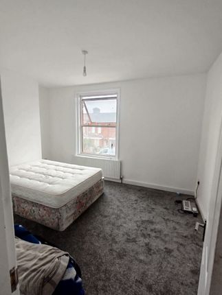 138, Ludlow Road, Southamton photo 4