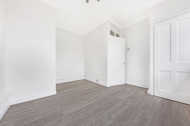 Thumbnail Flat to rent in Stansfeld House, Longfield Estate