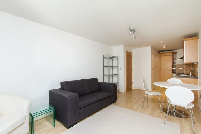 Flat to rent in Dolben Court, Regency Apartments, Montaigne Close, Westminster, London