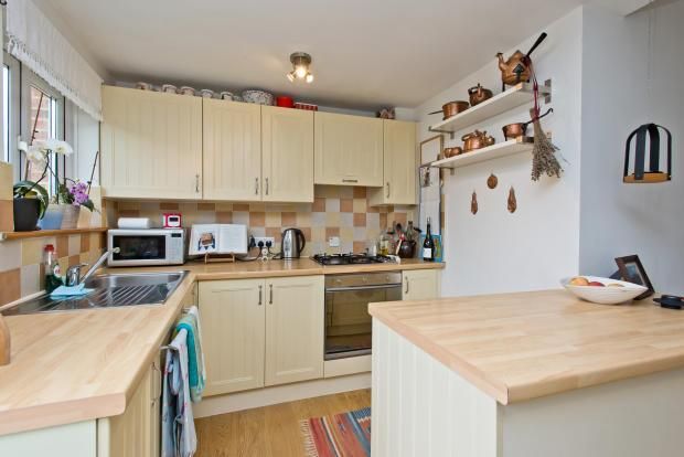 Carlton Park Avenue, RAYNES PARK photo 4
