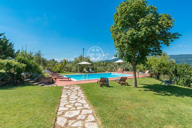 Villa for sale in Chiusi, Siena, Tuscany