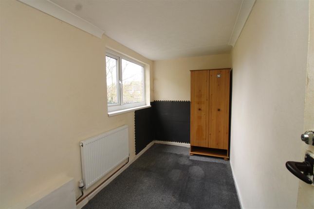 End terrace house to rent in Park Street, Peterborough