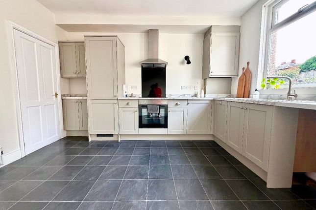157 Cross Lane, Sheffield photo 3