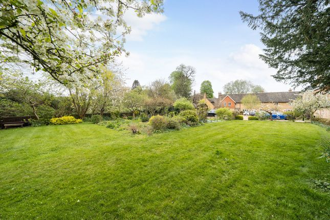 Terraced house for sale in North Street, Midhurst