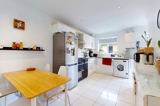 14, Groombridge, Milton Keynes photo 4