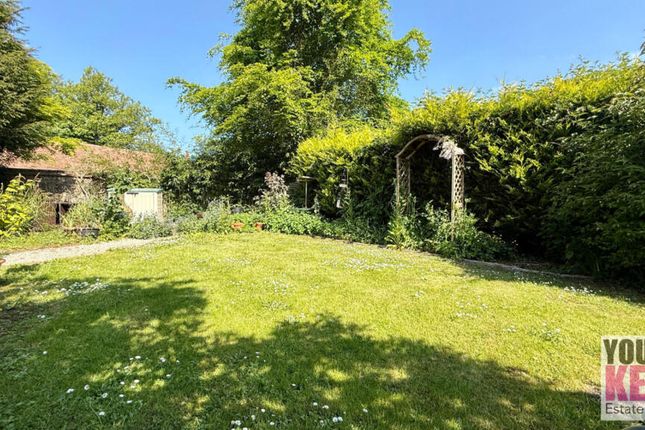 Flat A, Belle Vue, Otterpool Lane, Hythe photo 4