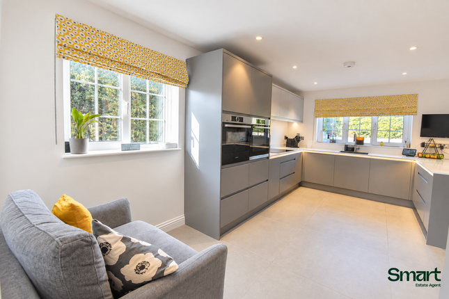 2, Vestry Drive, Exeter photo 4