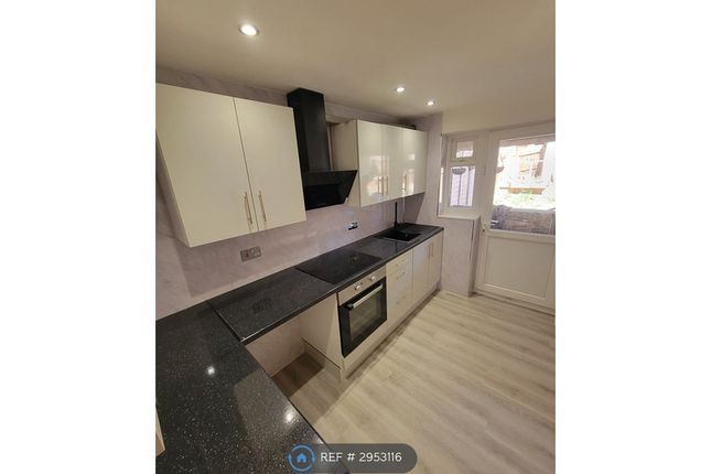 Probyn Close, Northampton photo 3