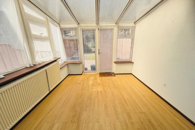 13, James Street, Hounslow photo 4