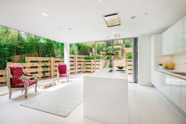 6 Bedroom Semi Detached House For Rent