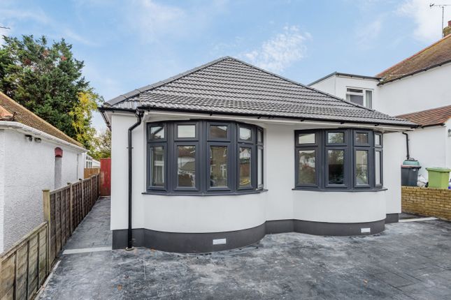 Thumbnail Bungalow to rent in Hayfield Road, Orpington