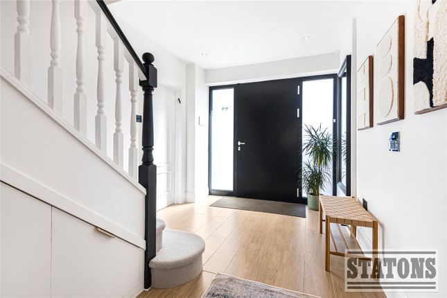 33, Parkgate Crescent, Hadley Wood photo 2