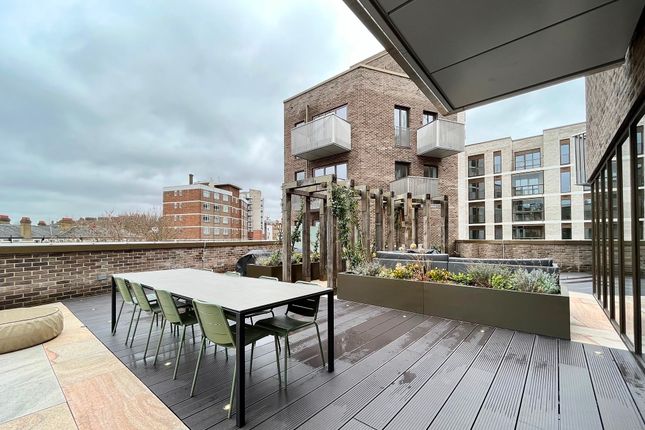 Flat for sale in Truro House, Clerkenwell