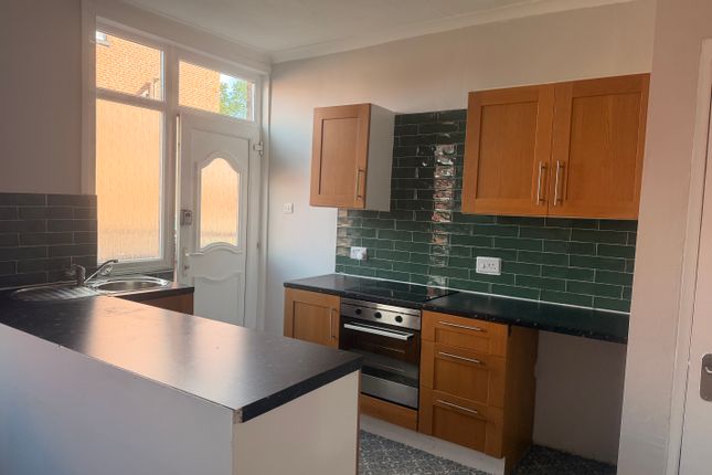 28, Noster Hill, Leeds photo 3