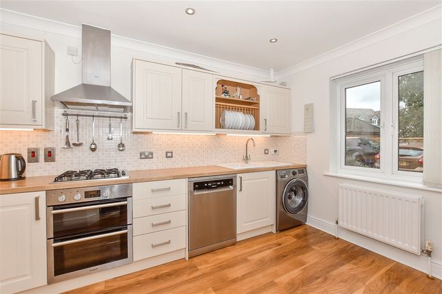 Kitchen/ Breakfast Room