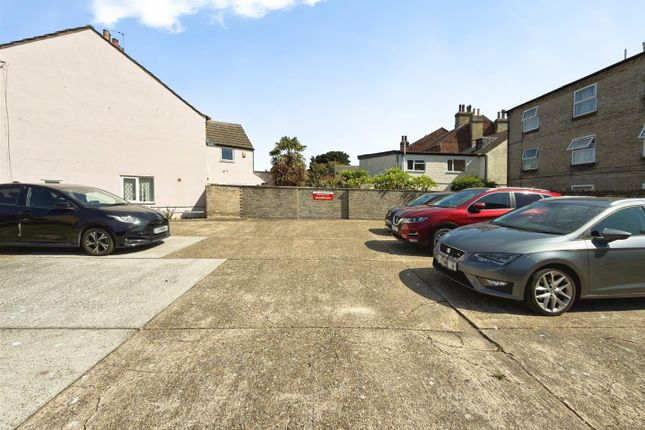 Flat 3, 273, Kirkley Court, Lowestoft photo 4