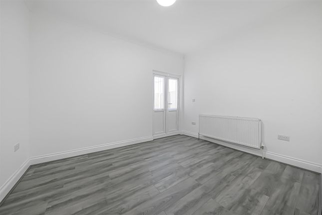21, St. Antonys Road, London photo 4
