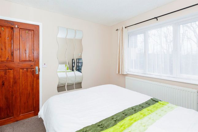 Flat for sale in Victoria Road, Slough