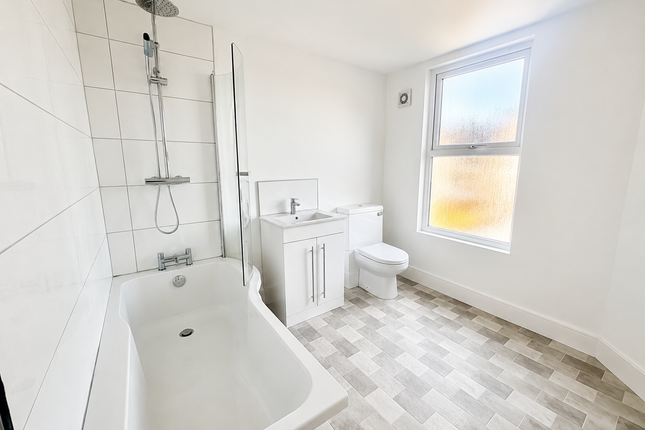 12, Victoria Avenue, Margate photo 4