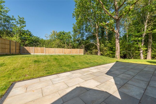 5 Hill Top Gardens,, Boxhill Road, Surrey photo 3