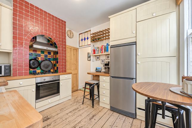 13, Delia Street, London photo 4