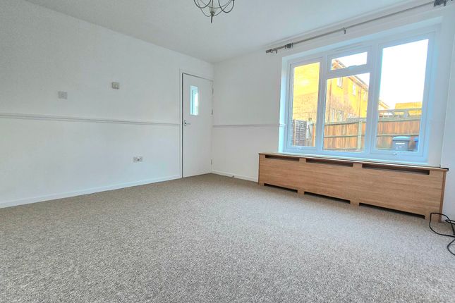 65 Bardsley Drive, Farnham photo 4
