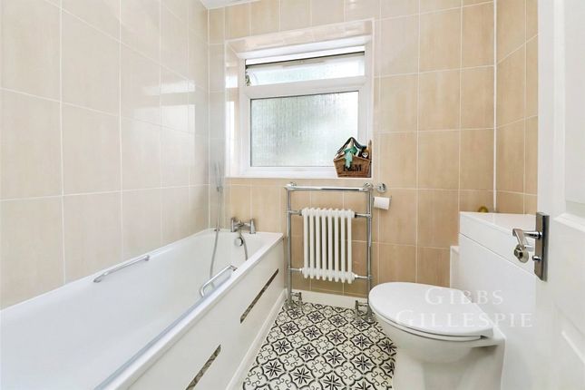 31, Carnarvon Drive, Hayes photo 4