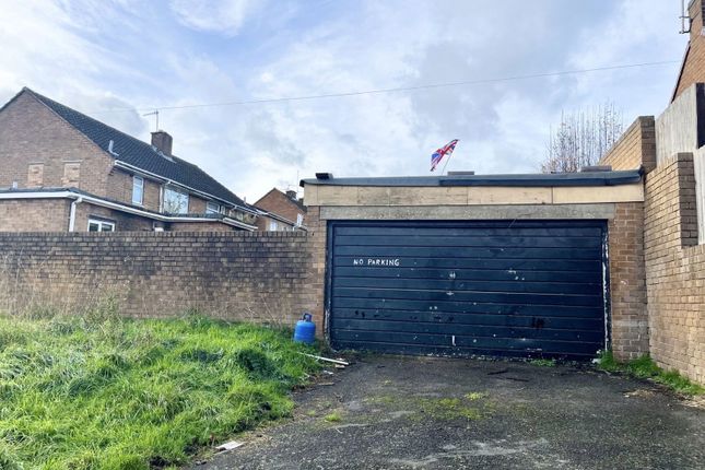 111, Queen Street, Brierley Hill photo 2